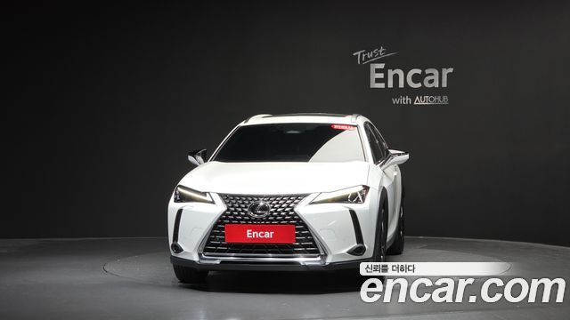 Lexus UX 2026 — photo 3