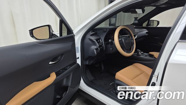 Lexus UX 2026 — photo 13
