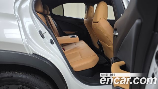Lexus UX 2026 — photo 17