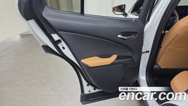 Lexus UX 2026 — photo 15