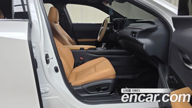 Lexus UX 2026 — photo 16