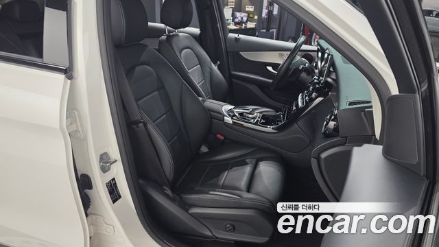 Mercedes-Benz GLC-Class 2019 — photo 17