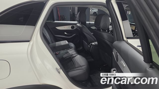 Mercedes-Benz GLC-Class 2019 — photo 18