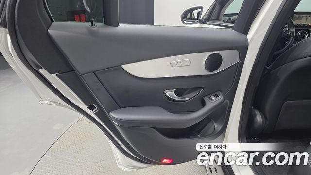 Mercedes-Benz GLC-Class 2019 — photo 15