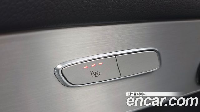 Mercedes-Benz GLC-Class 2019 — photo 29