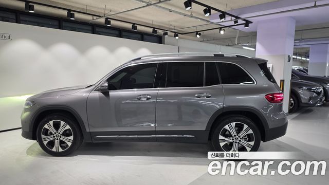 Mercedes-Benz EQB 2026 — photo 12