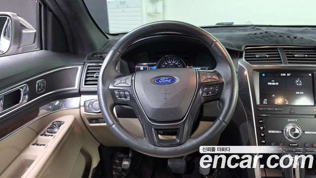 Ford Explorer 2019 — photo 19