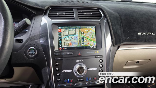 Ford Explorer 2019 — photo 20