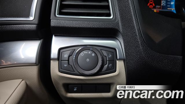 Ford Explorer 2019 — photo 22