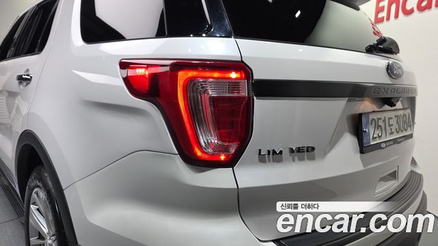 Ford Explorer 2019 — photo 9