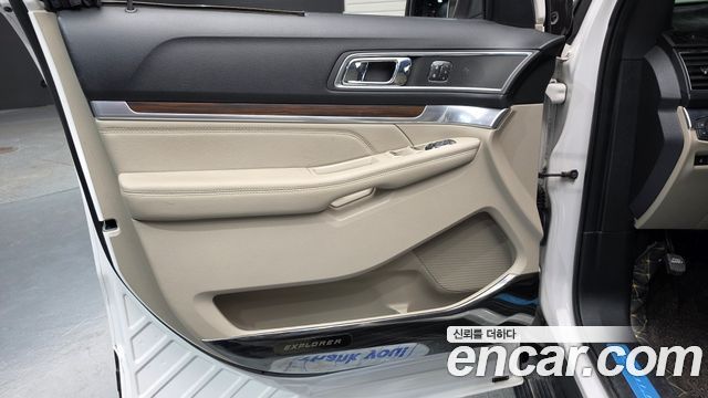 Ford Explorer 2019 — photo 14