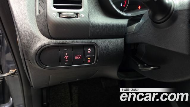 Kia K3 2015 — photo 22