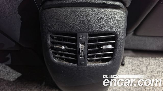 Kia K3 2015 — photo 24