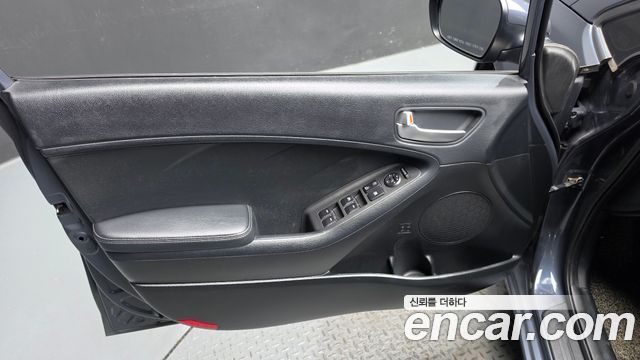 Kia K3 2015 — photo 14