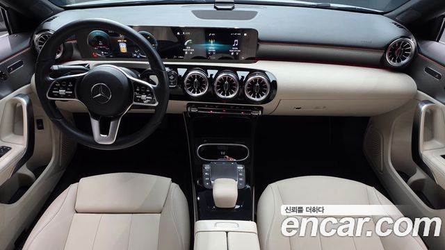 Mercedes-Benz A-Class 2022 — photo 8