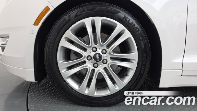 Lincoln MKZ 2014 — photo 5