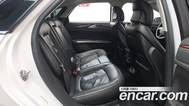 Lincoln MKZ 2014 — photo 12