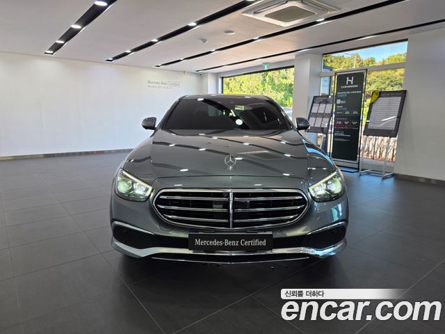 Mercedes-Benz E-Class 2022 — photo 3