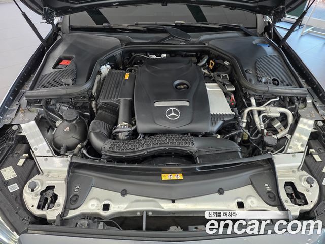 Mercedes-Benz E-Class 2022 — photo 6
