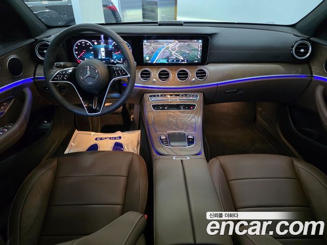 Mercedes-Benz E-Class 2022 — photo 7