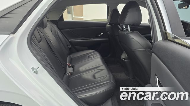 Hyundai AVANTE 2021 — photo 12