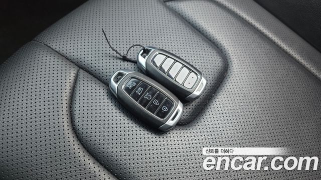 Hyundai AVANTE 2021 — photo 18