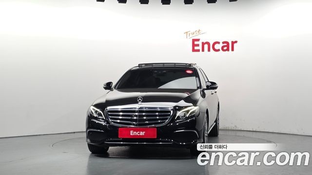 Mercedes-Benz E-Class 2019 — photo 3