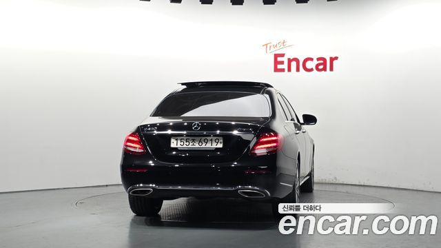 Mercedes-Benz E-Class 2019 — photo 4