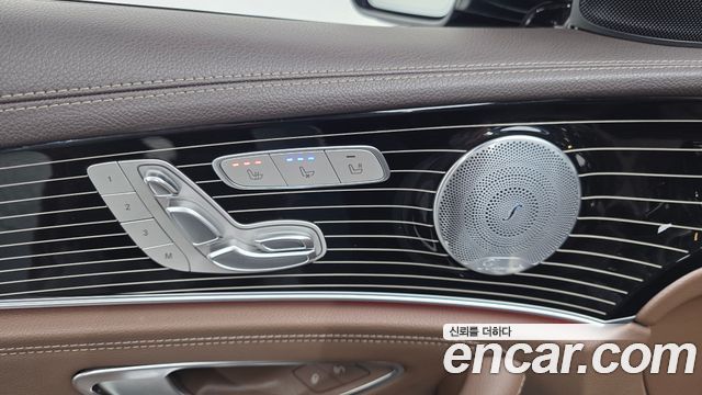 Mercedes-Benz E-Class 2019 — photo 15