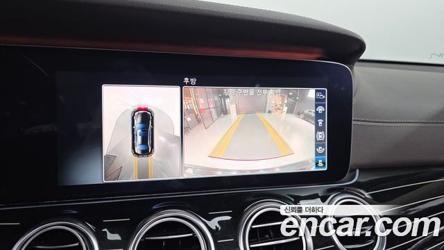 Mercedes-Benz E-Class 2019 — photo 17