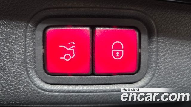 Mercedes-Benz E-Class 2019 — photo 19