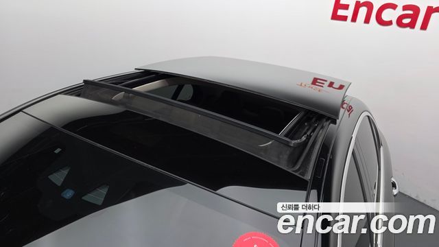 Mercedes-Benz E-Class 2019 — photo 20
