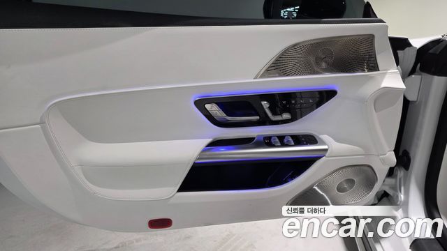 Mercedes-Benz SL-Class 2026 — photo 19