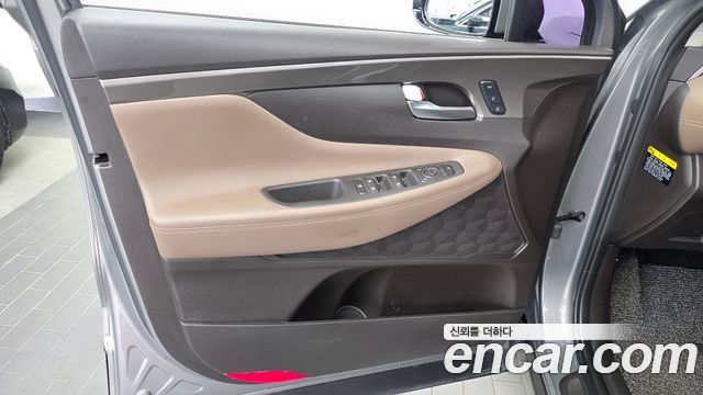 Hyundai Santafe 2019 — photo 14