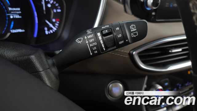 Hyundai Santafe 2019 — photo 28