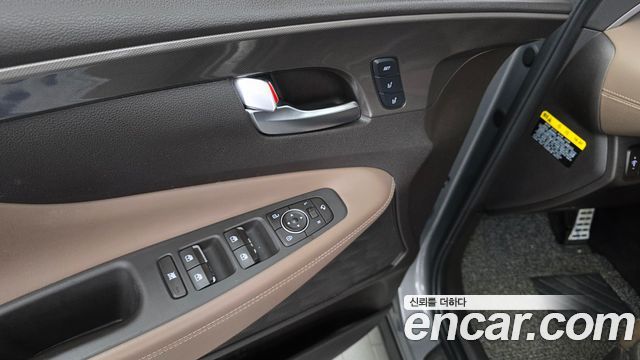 Hyundai Santafe 2019 — photo 29
