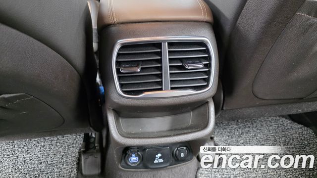 Hyundai Santafe 2019 — photo 32