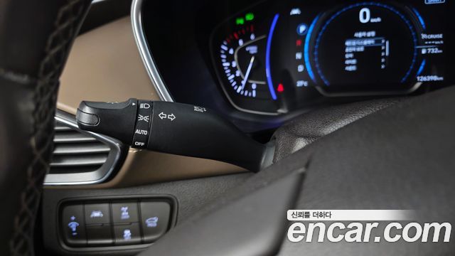Hyundai Santafe 2019 — photo 34