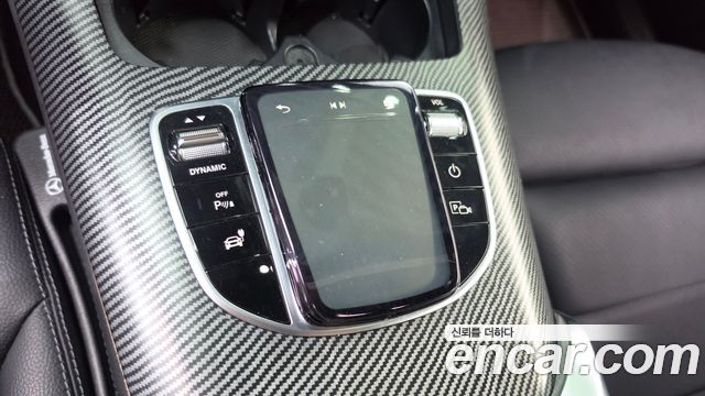 Mercedes-Benz EQC 2020 — photo 23