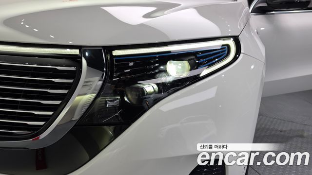 Mercedes-Benz EQC 2020 — photo 8