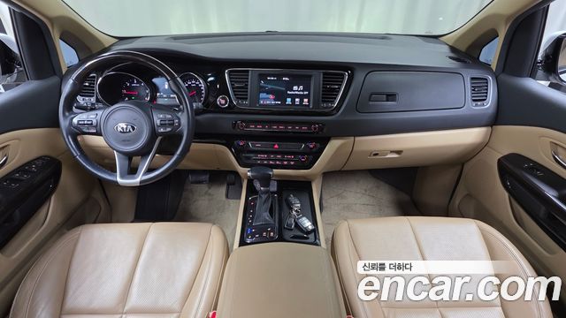 Kia Canival 2018 — photo 10