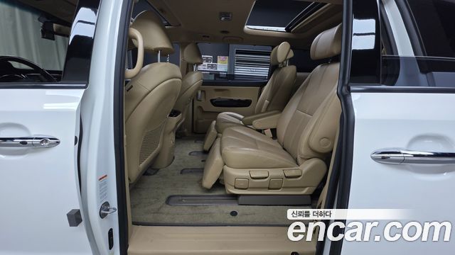 Kia Canival 2018 — photo 18