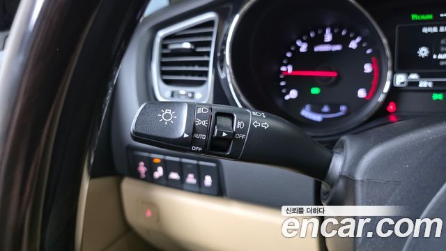 Kia Canival 2018 — photo 29