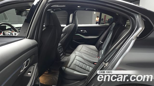 BMW 3-Series 2022 — photo 17