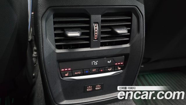 BMW 3-Series 2022 — photo 32