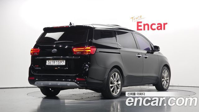Kia Canival 2019 — photo 2