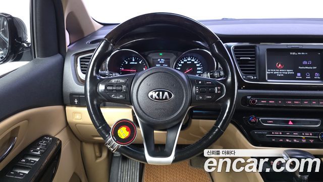 Kia Canival 2019 — photo 19