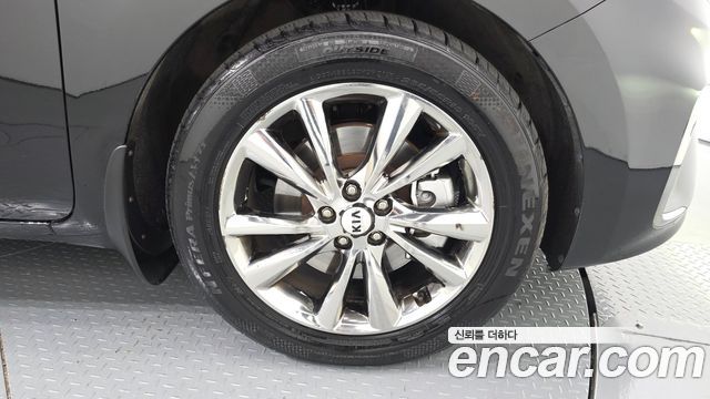 Kia Canival 2019 — photo 7