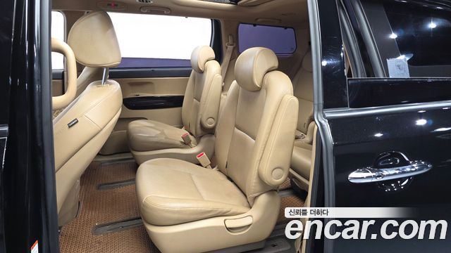 Kia Canival 2019 — photo 16