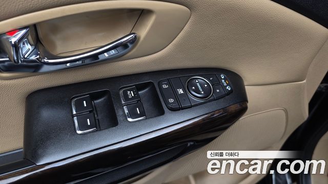 Kia Canival 2019 — photo 28